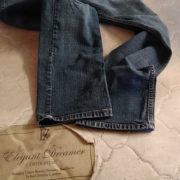 Levis - Picture 3 of 3